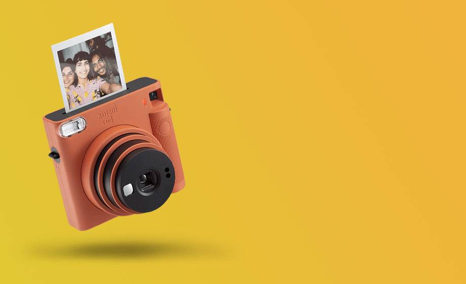 جانبی جان 17 instant cameras min